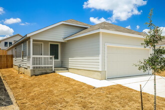 425 Payton Pl in Marion, TX - Building Photo - Building Photo