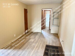 915 W Grand Ave in Ponca City, OK - Building Photo - Building Photo