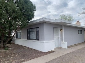 10222 Candelaria Rd NE