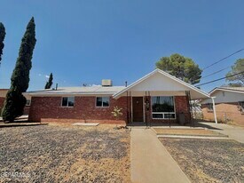 4981 Winthrop Dr in El Paso, TX - Building Photo