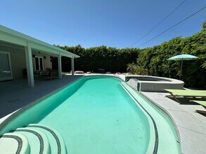 725 S Mountain View Dr in Palm Springs, CA - Building Photo - Building Photo