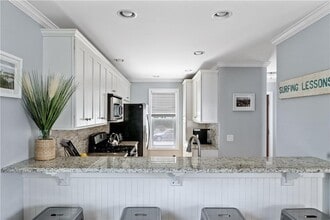 42 E Bowery St in Newport, RI - Building Photo - Building Photo