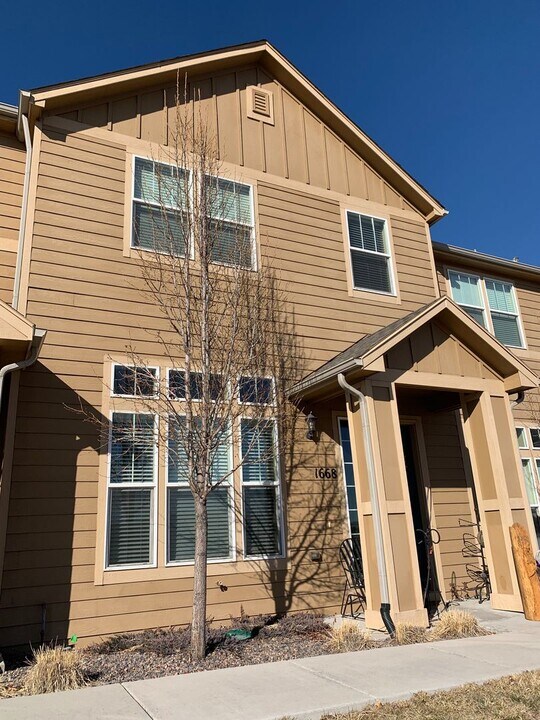 1668 Cherokee Mountain Cir in Castle Rock, CO - Foto de edificio