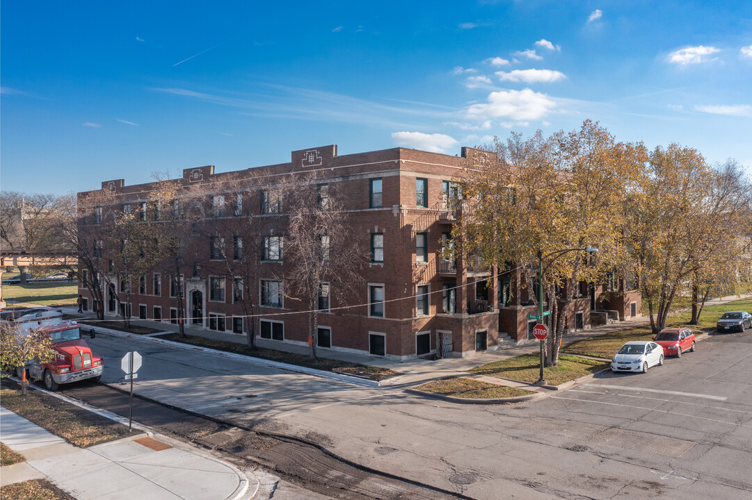 5001-5009 S Prairie Ave in Chicago, IL - Building Photo