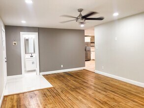 722 E Strong Pkwy in Grand Prairie, TX - Building Photo - Building Photo