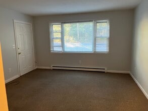56 Morton Station Rd in Charlton, MA - Building Photo - Building Photo