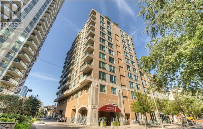 70-870 Alexander St