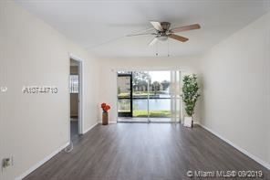 8020 N Colony Cir in Tamarac, FL - Building Photo - Building Photo
