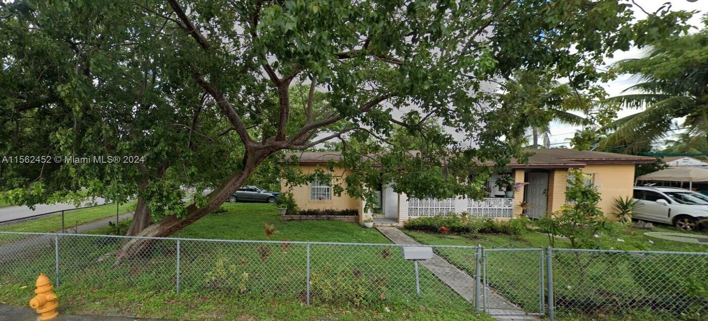 9900 NW 10th Ave, Unit 9902 in Miami, FL - Building Photo