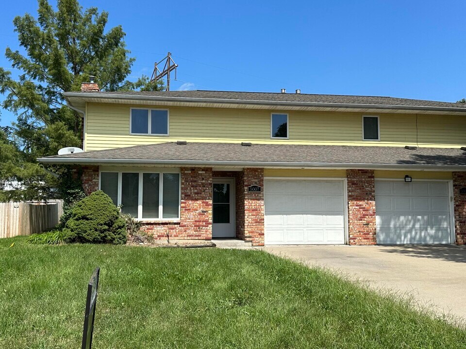 5007 W Georgetown Dr in Columbia, MO - Building Photo