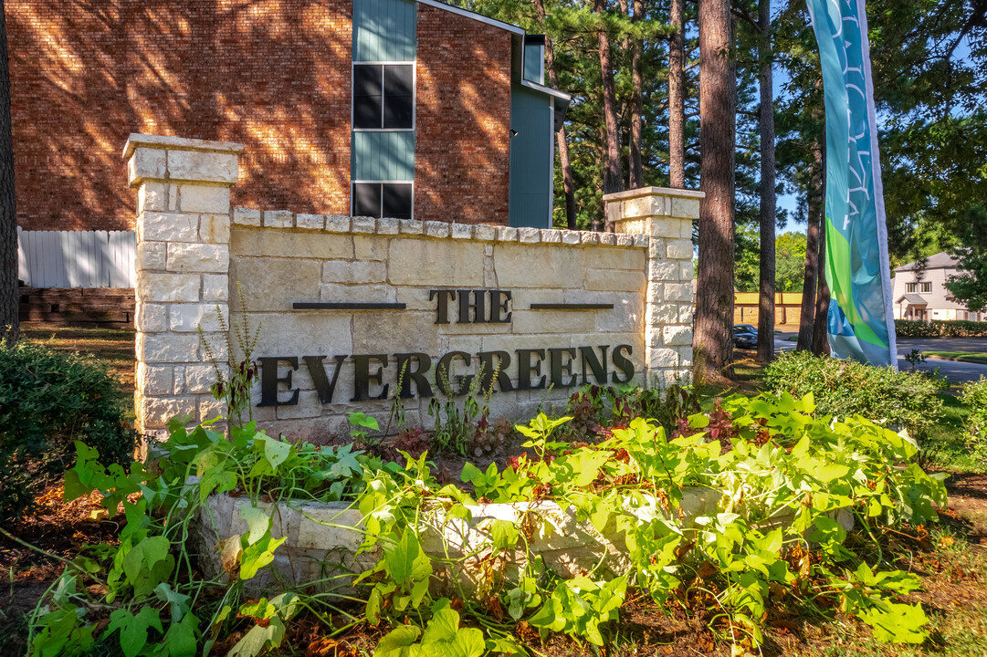 The Evergreens in Tyler, TX - Building Photo