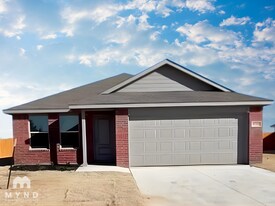 9733 NW 124th St in Yukon, OK - Building Photo