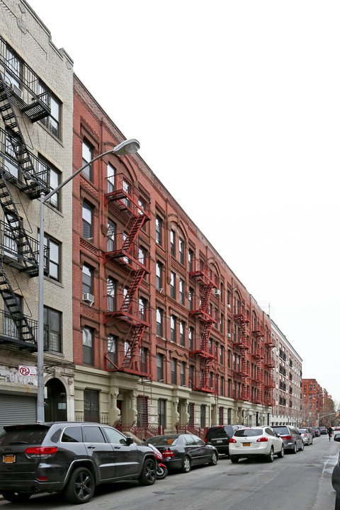 275 W 118th St in New York, NY - Building Photo