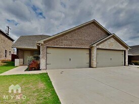 770 Rolling Terrace Cir in Granbury, TX - Building Photo