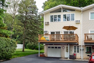 21 Scenic Cir in Croton-on-Hudson, NY - Building Photo - Building Photo