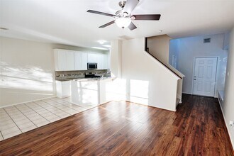 11 Summer Haze Cir in Spring, TX - Building Photo - Building Photo