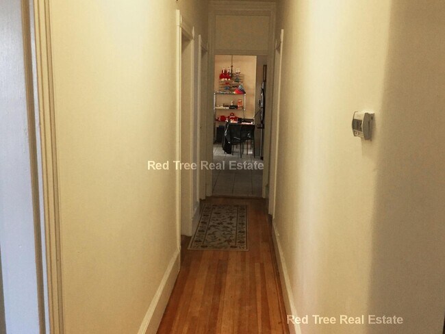 10 Bucknam St, Unit 3-B Mission HIll in Boston, MA - Foto de edificio - Building Photo
