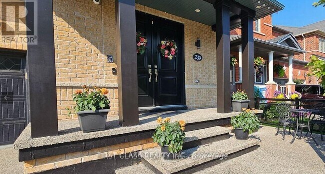 239 Dalgleish Garden in Milton, ON - Building Photo - Building Photo