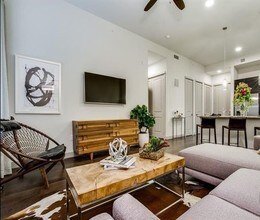 1414 Texas Ave-Unit -StudioA in Houston, TX - Building Photo - Building Photo