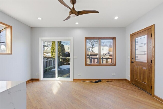 5218 N Lieb Ave, Unit 1 in Chicago, IL - Building Photo - Building Photo