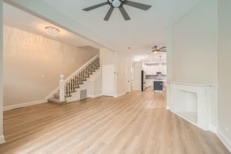 9131 S Exchange Ave in Chicago, IL - Building Photo - Building Photo