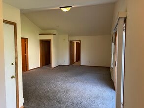 1105 Heritage Ct in Edgerton, WI - Building Photo - Building Photo