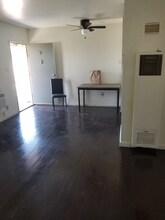 14811 Vanowen St in Los Angeles, CA - Building Photo - Building Photo