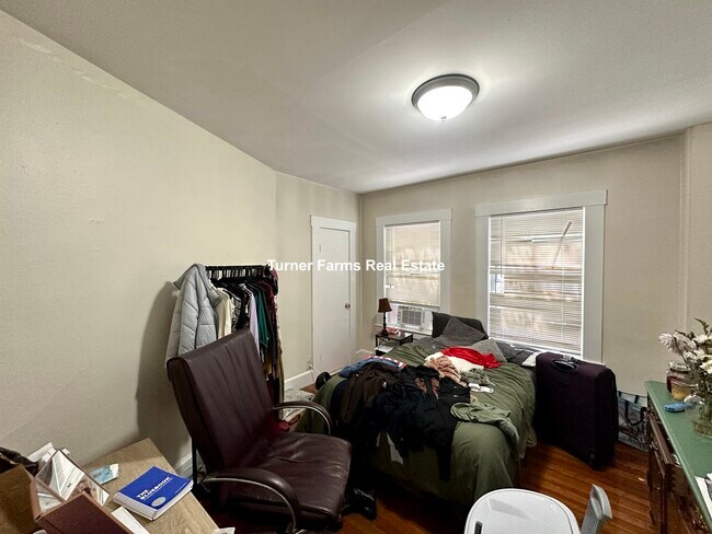 27 Forest St, Unit 1 in Cambridge, MA - Building Photo - Building Photo