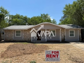 7422 Pipe Spring St in San Antonio, TX - Building Photo