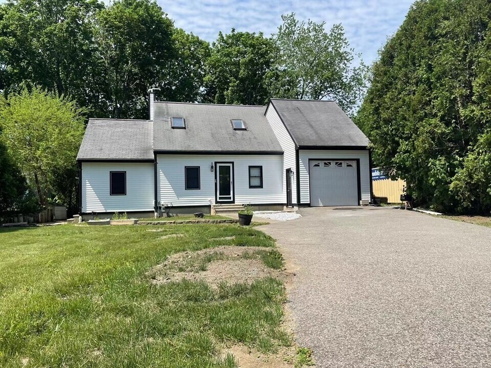 270 North Ave in Weston, MA - Building Photo