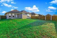 100 Brookside Dr photo'