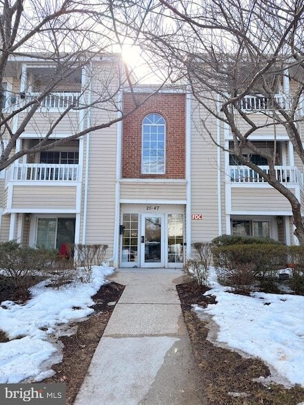 property at 37 Wickham Ct