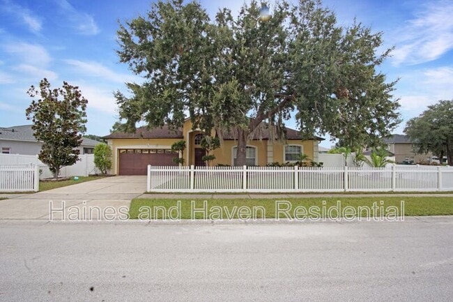 property at 413 Marlberry Leaf Ave