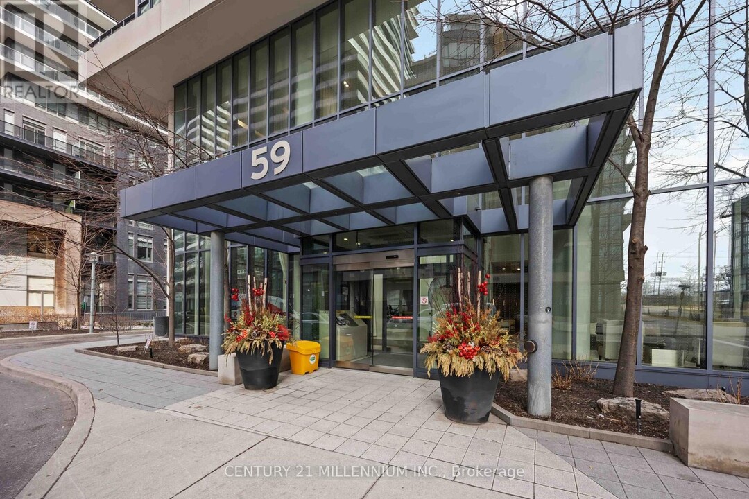 59-2159 Annie Craig Dr in Toronto, ON - Building Photo