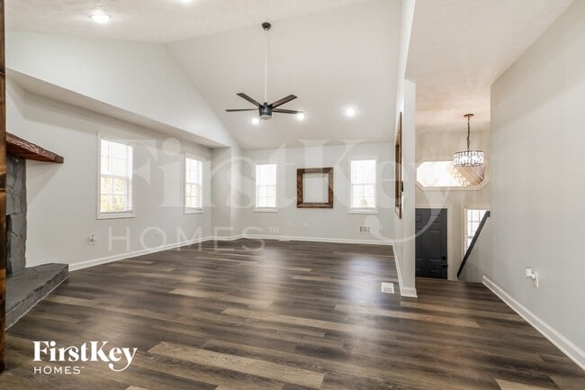 4412 Lucy Ln SW in Snellville, GA - Foto de edificio - Building Photo