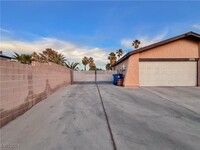 3578 Red Rock St in Las Vegas, NV - Building Photo - Building Photo