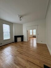 90 Manhattan Ave, Unit 2 in Jersey City, NJ - Building Photo - Building Photo