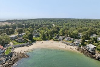 2 Cottage Ln, Unit 1 in Cape Elizabeth, ME - Foto de edificio - Building Photo