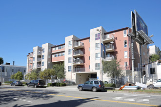 Temple Villas in Los Angeles, CA - Building Photo - Building Photo