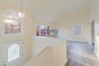 33 Viking Ave in Franklin Township, NJ - Building Photo - Building Photo