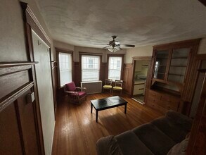 59 Quincy St, Unit 59 in Medford, MA - Foto de edificio - Building Photo