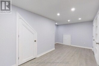 2049 Blue Ridge Crescent in Pickering, ON - Building Photo - Building Photo