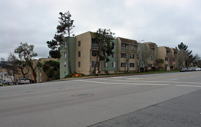 Villa Fontana in Daly City, CA - Building Photo - Building Photo