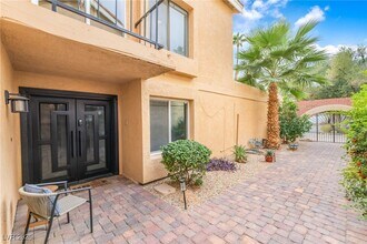 3024 Bel Air Dr in Las Vegas, NV - Building Photo - Building Photo