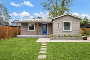 4502 Hain St in Houston, TX - Building Photo