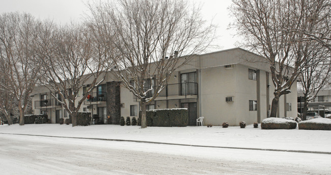 Quadrangle in Spokane, WA - Foto de edificio - Building Photo