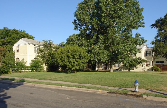 2203-2209 N Fitzhugh Ave in Dallas, TX - Building Photo - Building Photo