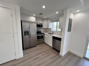 1328 NW 4th St in Miami, FL - Building Photo - Building Photo