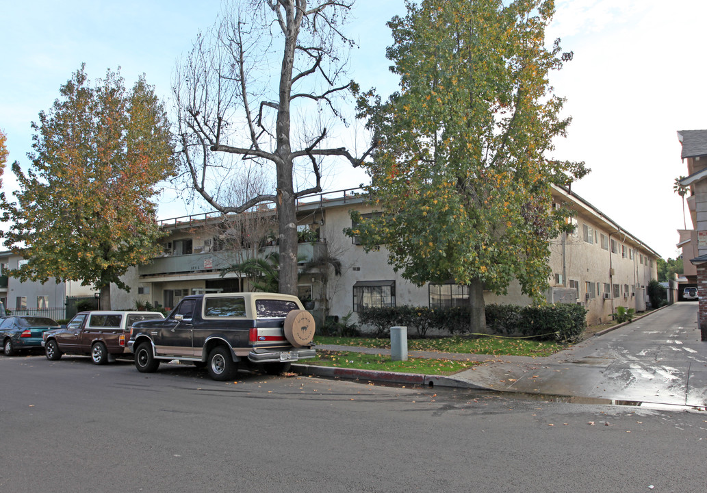 Cohasset Apartments in Winnetka, CA - Building Photo