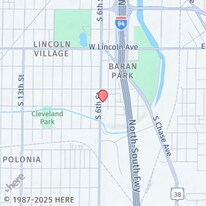 2558 S 6th St in Milwaukee, WI - Building Photo